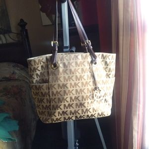 Micheal kors purse